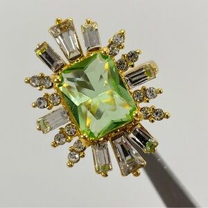 Ring Art Deco Vintage Look Green Peridot CZ Radiant Cut Gold Tone Plated Halo